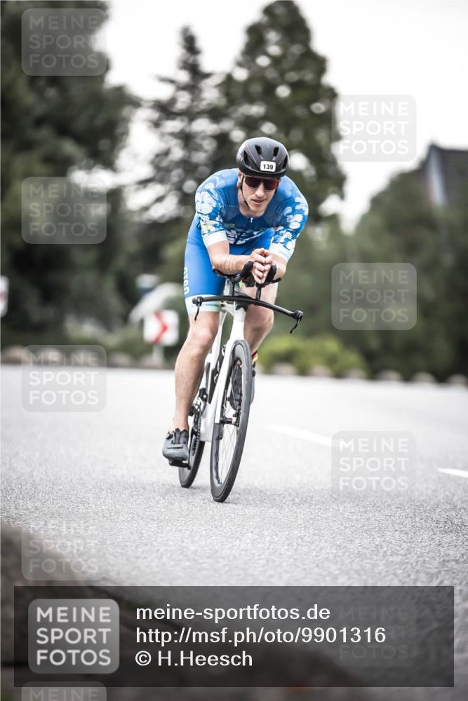 21.06.2026 - 29. Vierlanden-Triathlon H.Heesch http://msf.ph/oto/9901316 21.06.2026 10:11:29 Radfahren 139, 198, 296, 338 meine-sportfotos.de