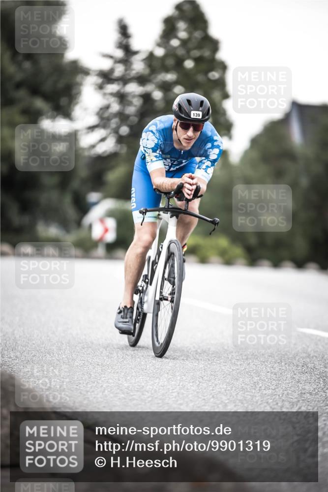 21.06.2026 - 29. Vierlanden-Triathlon H.Heesch http://msf.ph/oto/9901319 21.06.2026 10:11:29 Radfahren 139, 198, 296, 338 meine-sportfotos.de
