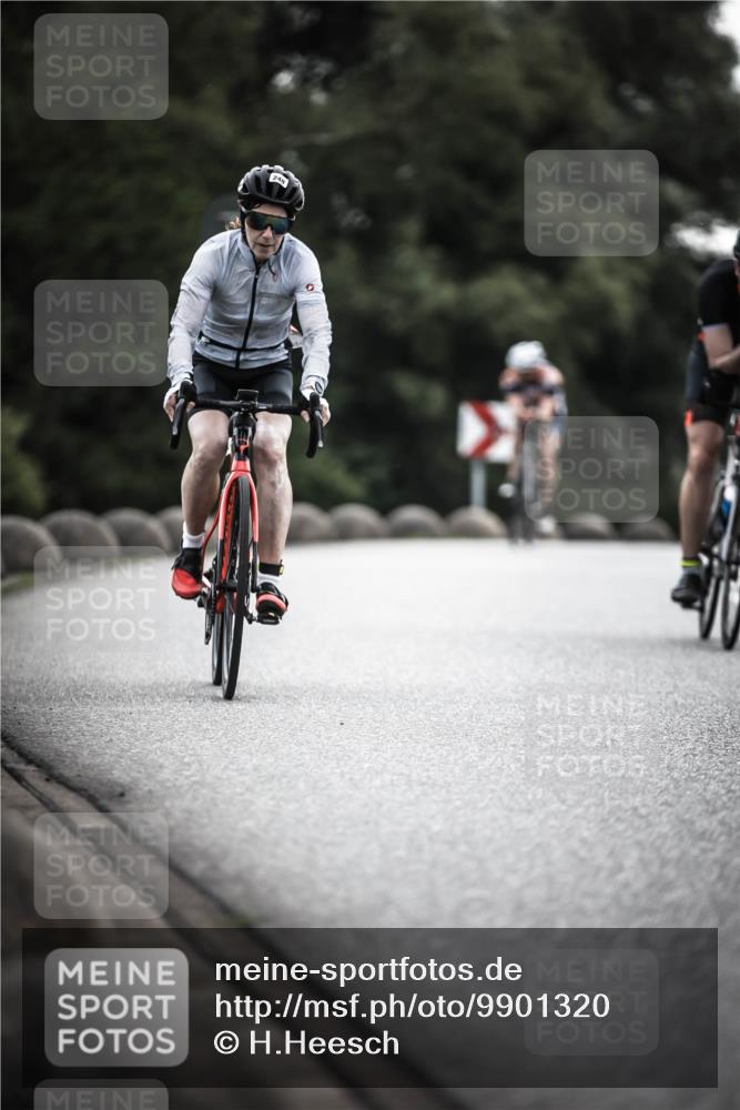 21.06.2026 - 29. Vierlanden-Triathlon H.Heesch http://msf.ph/oto/9901320 21.06.2026 09:30:38 Radfahren 147, 159, 225, 248 meine-sportfotos.de