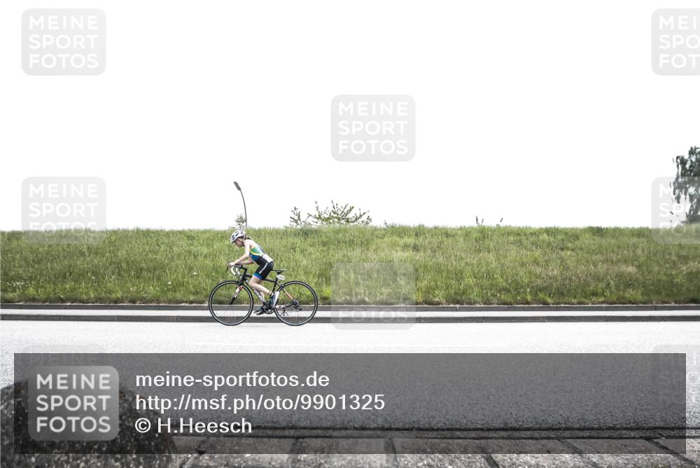 21.06.2026 - 29. Vierlanden-Triathlon H.Heesch http://msf.ph/oto/9901325 21.06.2026 14:56:50 Radfahren 1325 meine-sportfotos.de