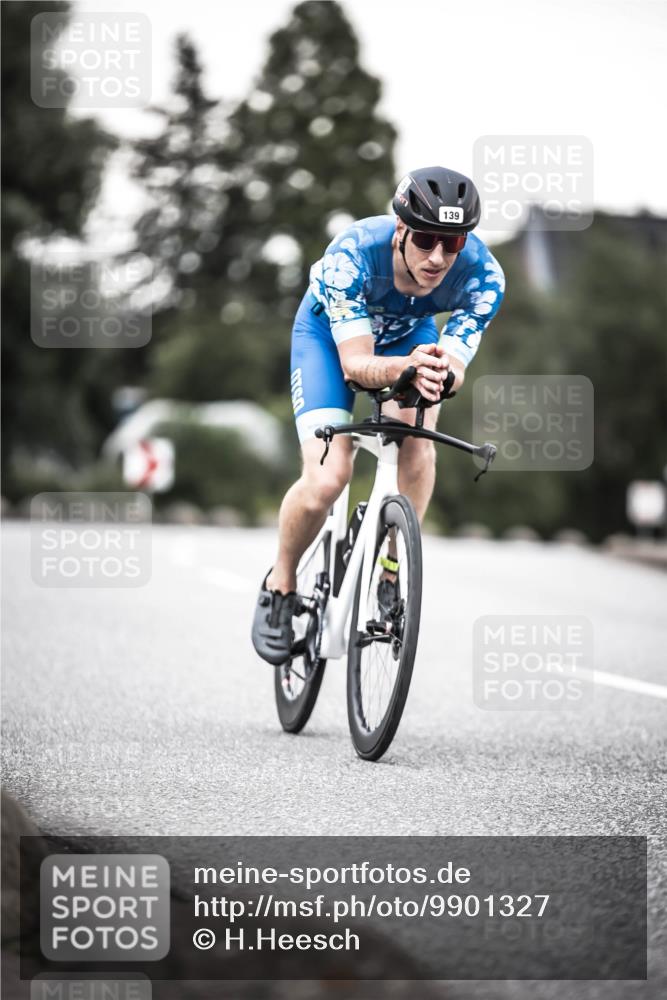 21.06.2026 - 29. Vierlanden-Triathlon H.Heesch http://msf.ph/oto/9901327 21.06.2026 10:11:29 Radfahren 139, 198, 296, 338 meine-sportfotos.de