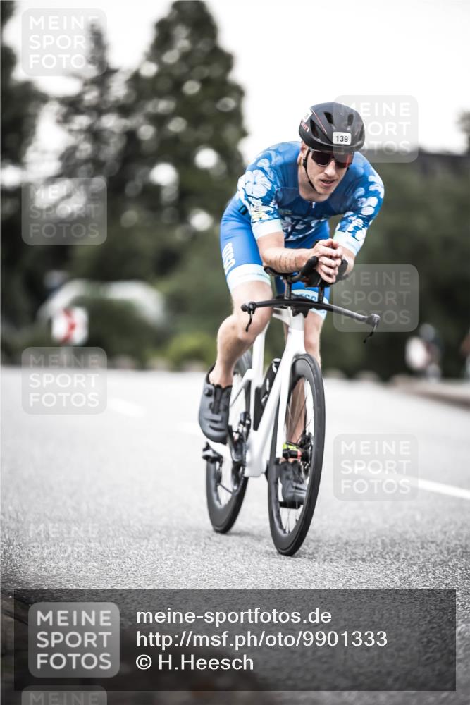 21.06.2026 - 29. Vierlanden-Triathlon H.Heesch http://msf.ph/oto/9901333 21.06.2026 10:11:29 Radfahren 139, 198, 296, 338 meine-sportfotos.de