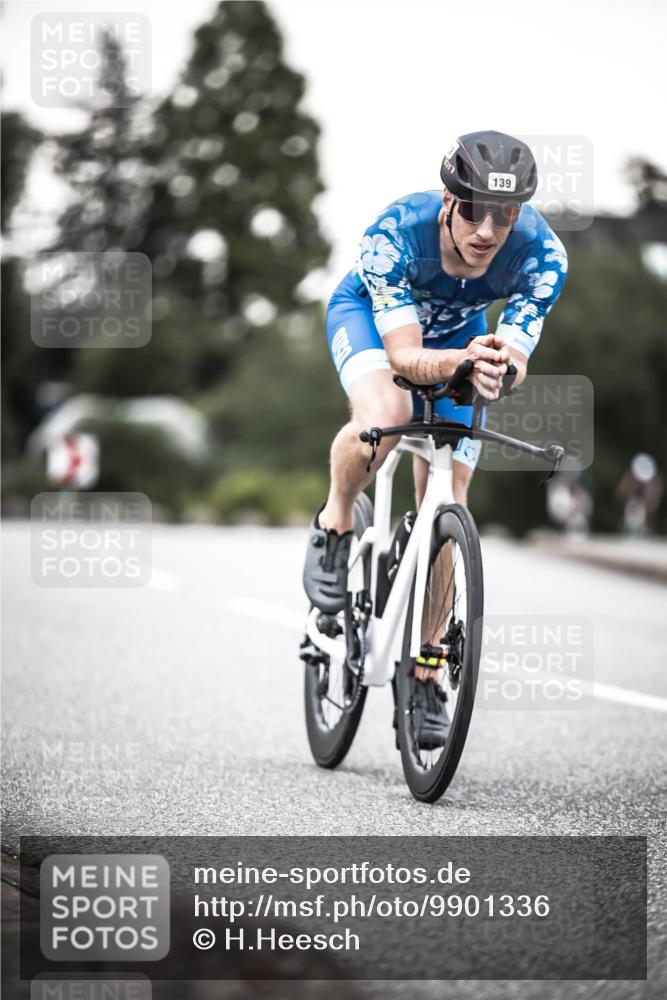 21.06.2026 - 29. Vierlanden-Triathlon H.Heesch http://msf.ph/oto/9901336 21.06.2026 10:11:29 Radfahren 139, 198, 296, 338 meine-sportfotos.de