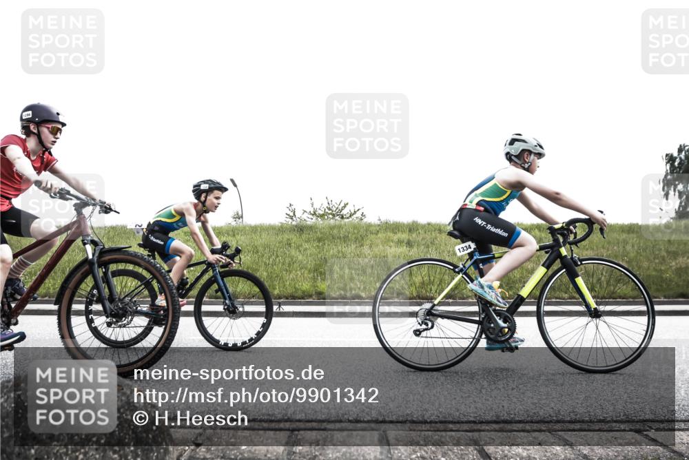 21.06.2026 - 29. Vierlanden-Triathlon H.Heesch http://msf.ph/oto/9901342 21.06.2026 14:57:05 Radfahren 1302, 1322, 1334 meine-sportfotos.de