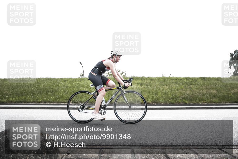 21.06.2026 - 29. Vierlanden-Triathlon H.Heesch http://msf.ph/oto/9901348 21.06.2026 14:57:07 Radfahren 1302, 1322, 1334 meine-sportfotos.de
