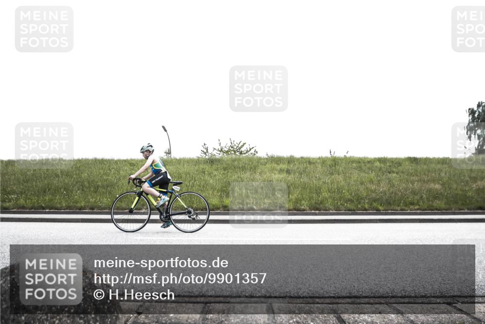 21.06.2026 - 29. Vierlanden-Triathlon H.Heesch http://msf.ph/oto/9901357 21.06.2026 14:57:14 Radfahren 1322 meine-sportfotos.de