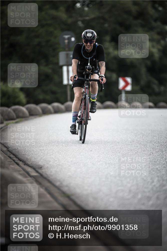 21.06.2026 - 29. Vierlanden-Triathlon H.Heesch http://msf.ph/oto/9901358 21.06.2026 09:31:06 Radfahren 2, 115, 124, 167, 245 meine-sportfotos.de