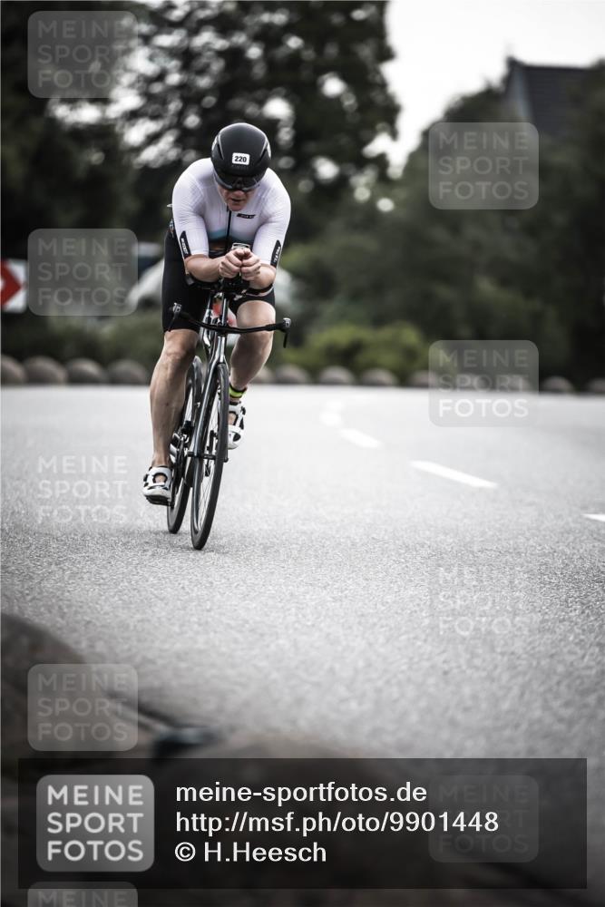 21.06.2026 - 29. Vierlanden-Triathlon H.Heesch http://msf.ph/oto/9901448 21.06.2026 09:32:12 Radfahren 48, 131, 220 meine-sportfotos.de