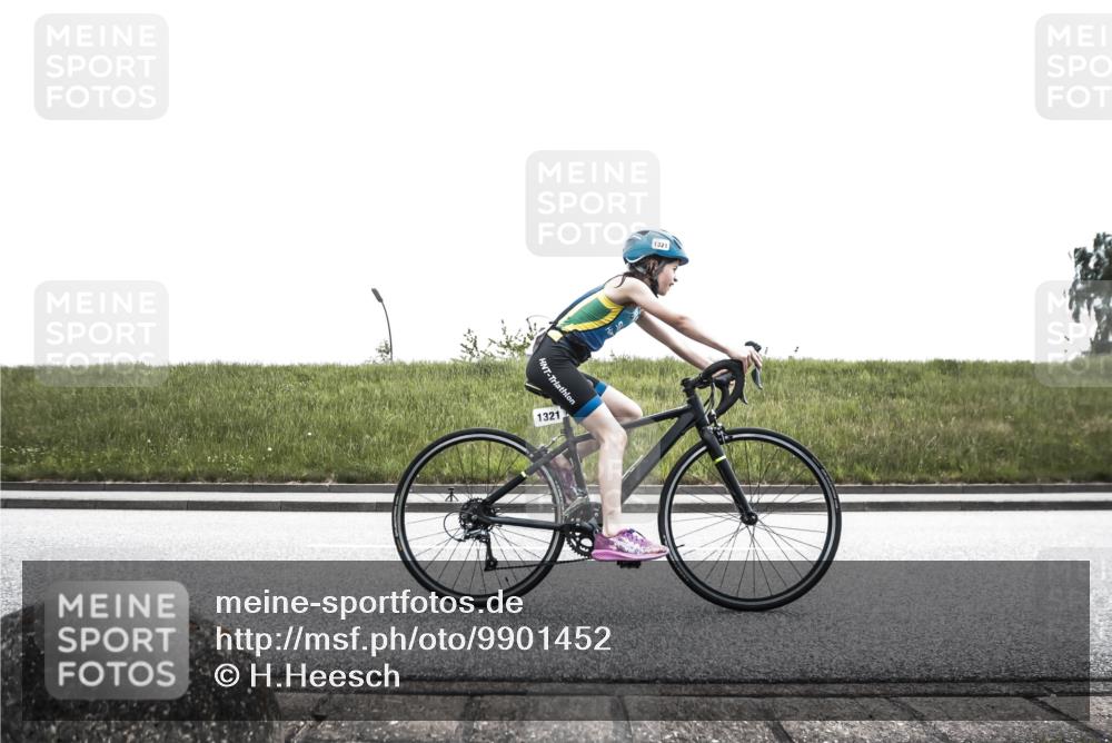 21.06.2026 - 29. Vierlanden-Triathlon H.Heesch http://msf.ph/oto/9901452 21.06.2026 14:58:49 Radfahren 1320, 1321 meine-sportfotos.de