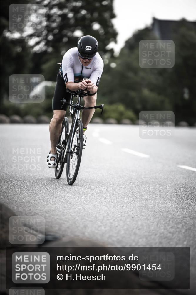 21.06.2026 - 29. Vierlanden-Triathlon H.Heesch http://msf.ph/oto/9901454 21.06.2026 09:32:12 Radfahren 48, 131, 220 meine-sportfotos.de