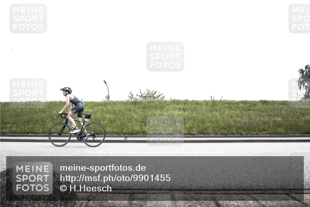 21.06.2026 - 29. Vierlanden-Triathlon H.Heesch http://msf.ph/oto/9901455 21.06.2026 14:58:51 Radfahren 1320, 1321 meine-sportfotos.de