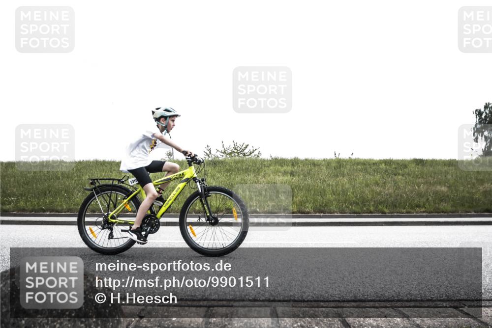 21.06.2026 - 29. Vierlanden-Triathlon H.Heesch http://msf.ph/oto/9901511 21.06.2026 14:59:40 Radfahren 1315 meine-sportfotos.de