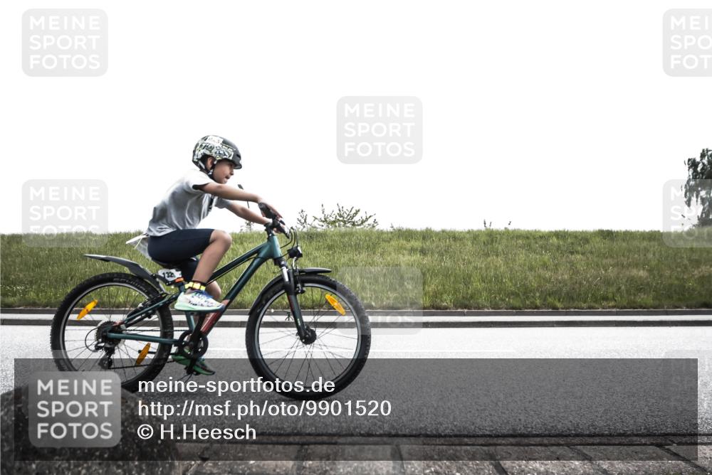 21.06.2026 - 29. Vierlanden-Triathlon H.Heesch http://msf.ph/oto/9901520 21.06.2026 14:59:52 Radfahren 1298, 1308, 1310, 1327 meine-sportfotos.de