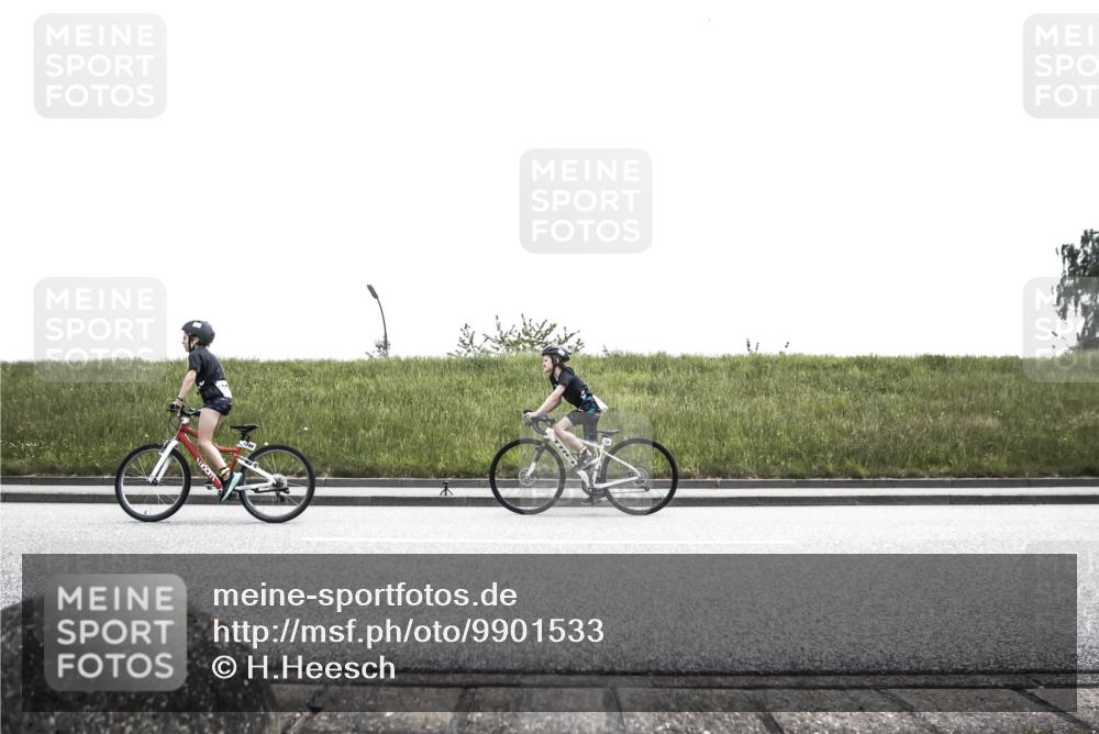 21.06.2026 - 29. Vierlanden-Triathlon H.Heesch http://msf.ph/oto/9901533 21.06.2026 15:00:05 Radfahren 1316 meine-sportfotos.de