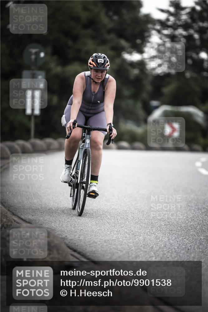 21.06.2026 - 29. Vierlanden-Triathlon H.Heesch http://msf.ph/oto/9901538 21.06.2026 09:34:09 Radfahren 33, 39, 44, 70, 296 meine-sportfotos.de