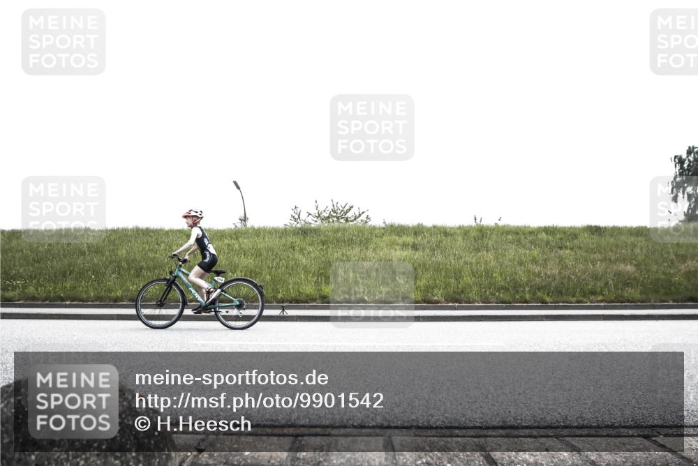 21.06.2026 - 29. Vierlanden-Triathlon H.Heesch http://msf.ph/oto/9901542 21.06.2026 15:00:08 Radfahren 1316 meine-sportfotos.de