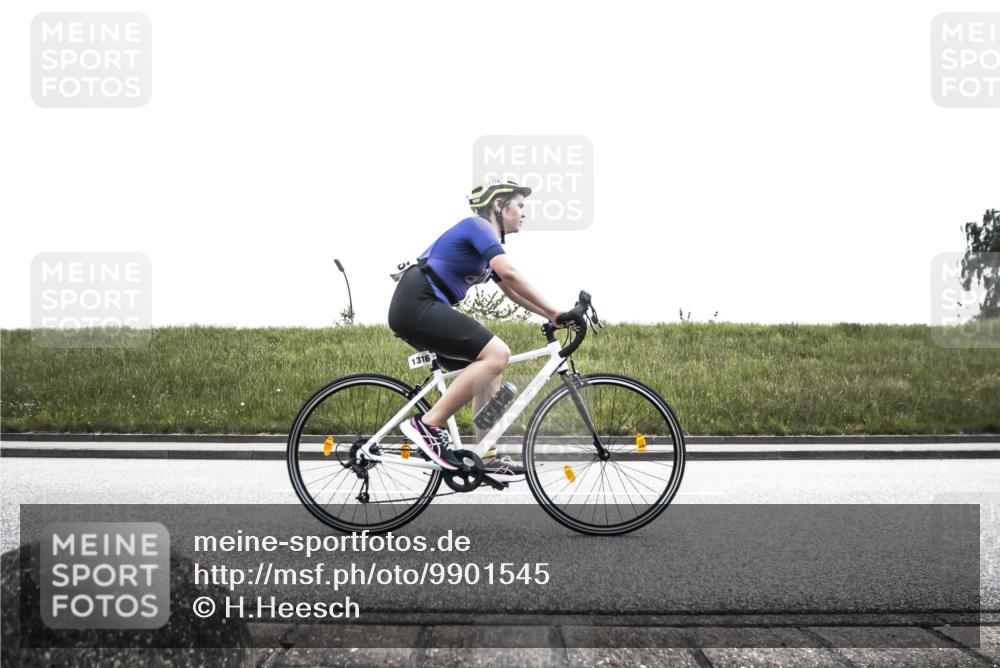 21.06.2026 - 29. Vierlanden-Triathlon H.Heesch http://msf.ph/oto/9901545 21.06.2026 15:00:10 Radfahren 1316 meine-sportfotos.de