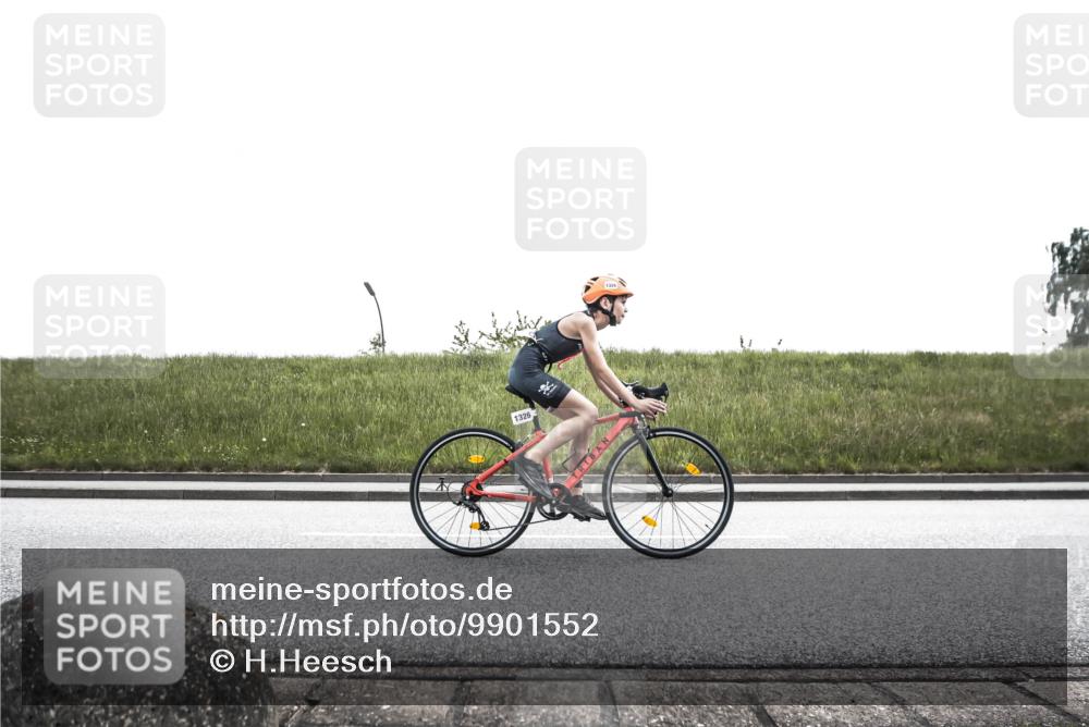 21.06.2026 - 29. Vierlanden-Triathlon H.Heesch http://msf.ph/oto/9901552 21.06.2026 15:00:20 Radfahren 1326 meine-sportfotos.de