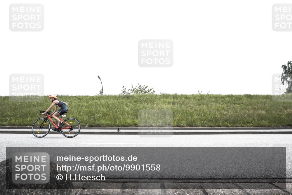 21.06.2026 - 29. Vierlanden-Triathlon H.Heesch http://msf.ph/oto/9901558 21.06.2026 15:00:30 Radfahren  meine-sportfotos.de