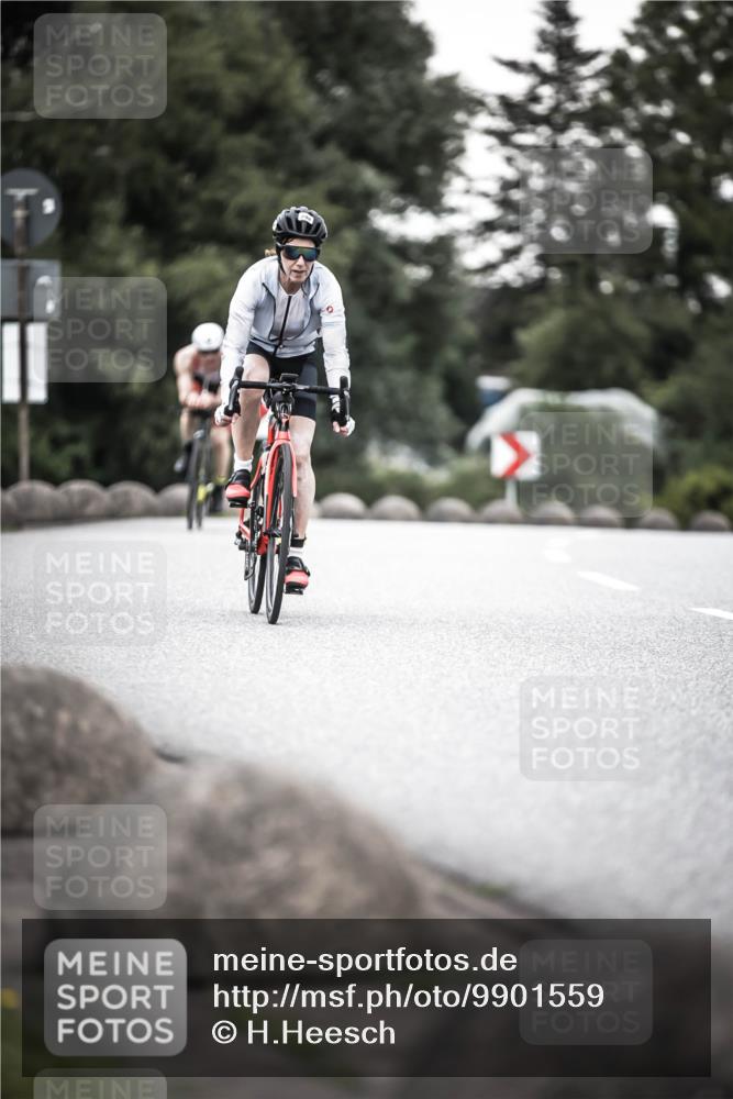 21.06.2026 - 29. Vierlanden-Triathlon H.Heesch http://msf.ph/oto/9901559 21.06.2026 10:12:02 Radfahren 115, 160, 205, 248 meine-sportfotos.de