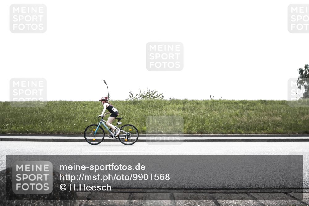 21.06.2026 - 29. Vierlanden-Triathlon H.Heesch http://msf.ph/oto/9901568 21.06.2026 15:00:58 Radfahren  meine-sportfotos.de