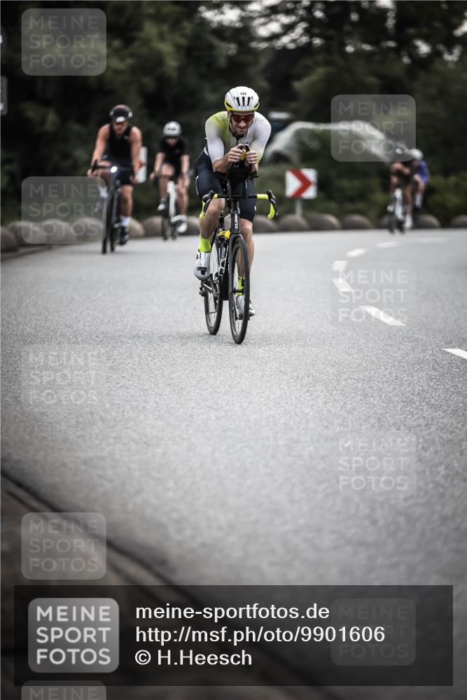 21.06.2026 - 29. Vierlanden-Triathlon H.Heesch http://msf.ph/oto/9901606 21.06.2026 09:35:48 Radfahren 105, 122, 161, 198, 270, 279 meine-sportfotos.de