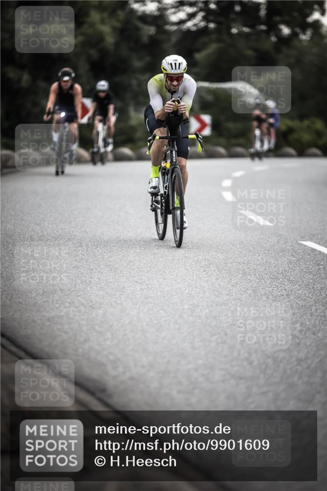 21.06.2026 - 29. Vierlanden-Triathlon H.Heesch http://msf.ph/oto/9901609 21.06.2026 09:35:49 Radfahren 105, 122, 161, 198, 270, 279 meine-sportfotos.de