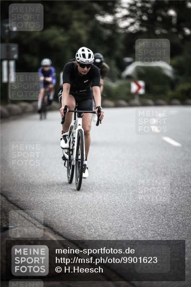 21.06.2026 - 29. Vierlanden-Triathlon H.Heesch http://msf.ph/oto/9901623 21.06.2026 09:35:52 Radfahren 86, 90, 105, 122, 161, 176, 198, 270, 279 meine-sportfotos.de