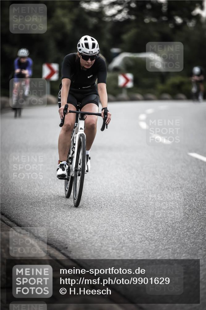 21.06.2026 - 29. Vierlanden-Triathlon H.Heesch http://msf.ph/oto/9901629 21.06.2026 09:35:53 Radfahren 86, 90, 105, 122, 161, 176, 198, 200, 270, 279 meine-sportfotos.de