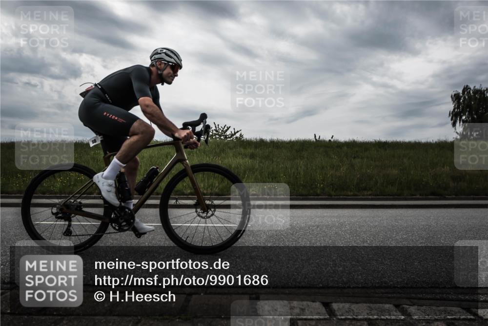 21.06.2026 - 29. Vierlanden-Triathlon H.Heesch http://msf.ph/oto/9901686 21.06.2026 09:29:56 Radfahren 7, 38, 67, 82, 88, 100, 109, 281 meine-sportfotos.de