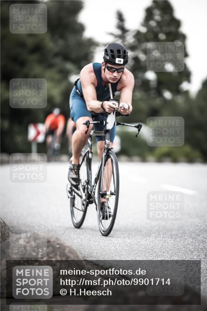 21.06.2026 - 29. Vierlanden-Triathlon H.Heesch http://msf.ph/oto/9901714 21.06.2026 10:12:14 Radfahren 39, 357, 359, 454 meine-sportfotos.de