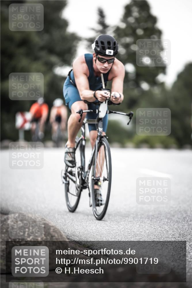 21.06.2026 - 29. Vierlanden-Triathlon H.Heesch http://msf.ph/oto/9901719 21.06.2026 10:12:14 Radfahren 39, 357, 359, 454 meine-sportfotos.de