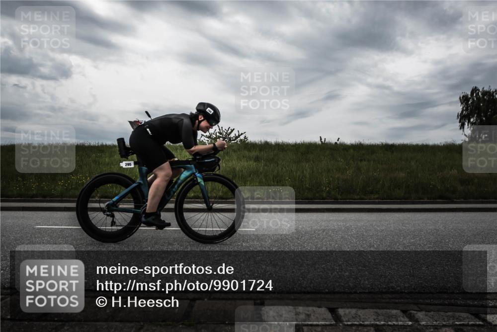 21.06.2026 - 29. Vierlanden-Triathlon H.Heesch http://msf.ph/oto/9901724 21.06.2026 09:30:33 Radfahren 35, 159, 225, 248, 295 meine-sportfotos.de