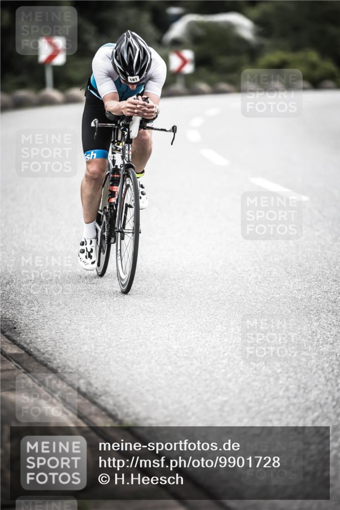 21.06.2026 - 29. Vierlanden-Triathlon H.Heesch http://msf.ph/oto/9901728 21.06.2026 09:37:31 Radfahren 181, 290 meine-sportfotos.de