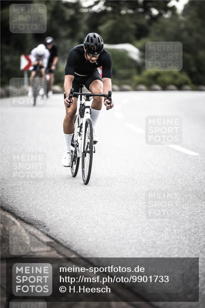 21.06.2026 - 29. Vierlanden-Triathlon H.Heesch http://msf.ph/oto/9901733 21.06.2026 09:37:44 Radfahren 5, 30, 69, 195 meine-sportfotos.de