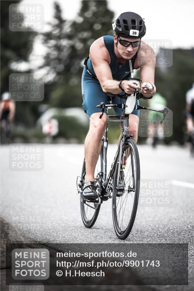 21.06.2026 - 29. Vierlanden-Triathlon H.Heesch http://msf.ph/oto/9901743 21.06.2026 10:12:14 Radfahren 39, 357, 359, 454 meine-sportfotos.de