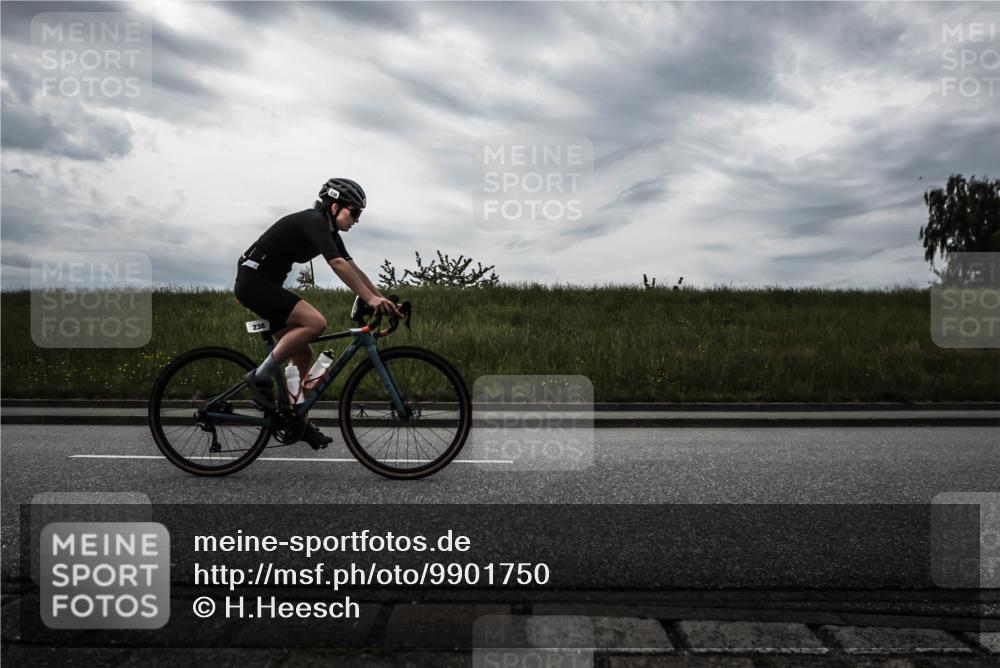 21.06.2026 - 29. Vierlanden-Triathlon H.Heesch http://msf.ph/oto/9901750 21.06.2026 09:30:56 Radfahren 238 meine-sportfotos.de