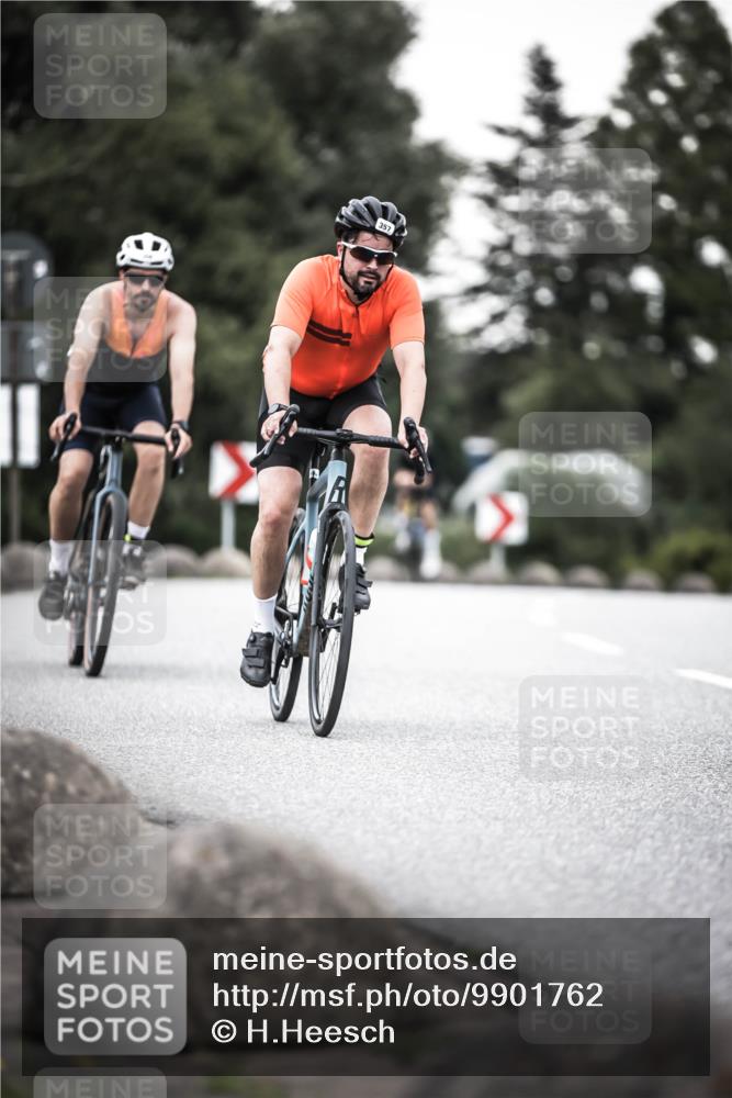 21.06.2026 - 29. Vierlanden-Triathlon H.Heesch http://msf.ph/oto/9901762 21.06.2026 10:12:18 Radfahren 96, 357, 359 meine-sportfotos.de