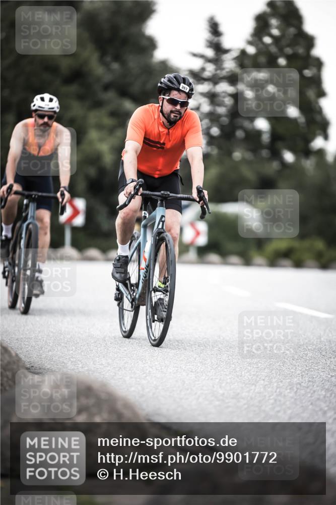 21.06.2026 - 29. Vierlanden-Triathlon H.Heesch http://msf.ph/oto/9901772 21.06.2026 10:12:18 Radfahren 96, 357, 359 meine-sportfotos.de