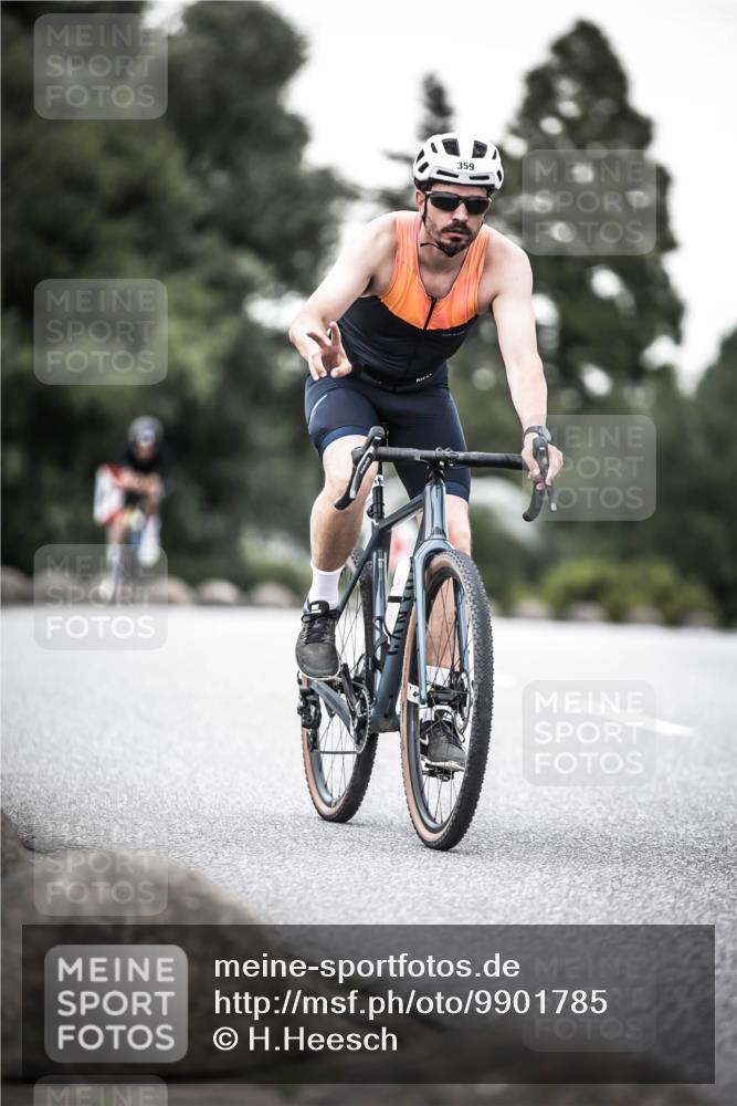 21.06.2026 - 29. Vierlanden-Triathlon H.Heesch http://msf.ph/oto/9901785 21.06.2026 10:12:19 Radfahren 96, 357, 359 meine-sportfotos.de