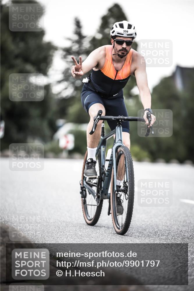 21.06.2026 - 29. Vierlanden-Triathlon H.Heesch http://msf.ph/oto/9901797 21.06.2026 10:12:19 Radfahren 96, 357, 359 meine-sportfotos.de