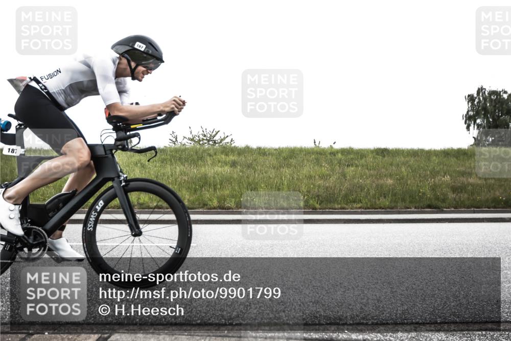 21.06.2026 - 29. Vierlanden-Triathlon H.Heesch http://msf.ph/oto/9901799 21.06.2026 09:33:57 Radfahren 40, 47, 96, 101, 153, 187 meine-sportfotos.de