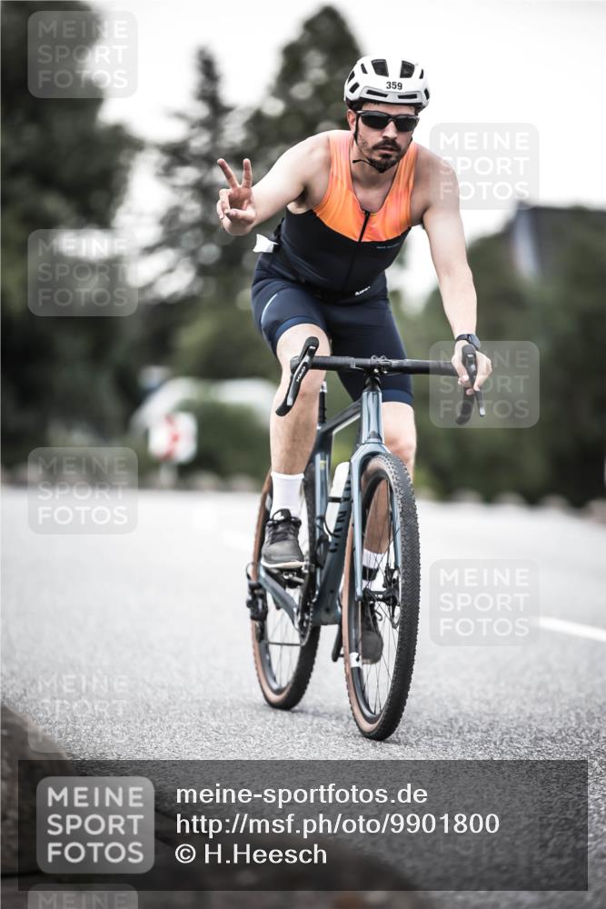 21.06.2026 - 29. Vierlanden-Triathlon H.Heesch http://msf.ph/oto/9901800 21.06.2026 10:12:19 Radfahren 96, 357, 359 meine-sportfotos.de