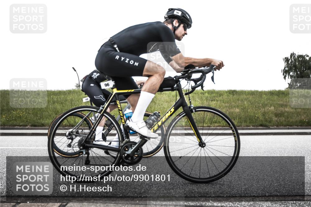 21.06.2026 - 29. Vierlanden-Triathlon H.Heesch http://msf.ph/oto/9901801 21.06.2026 09:33:58 Radfahren 40, 47, 96, 101, 153, 187 meine-sportfotos.de