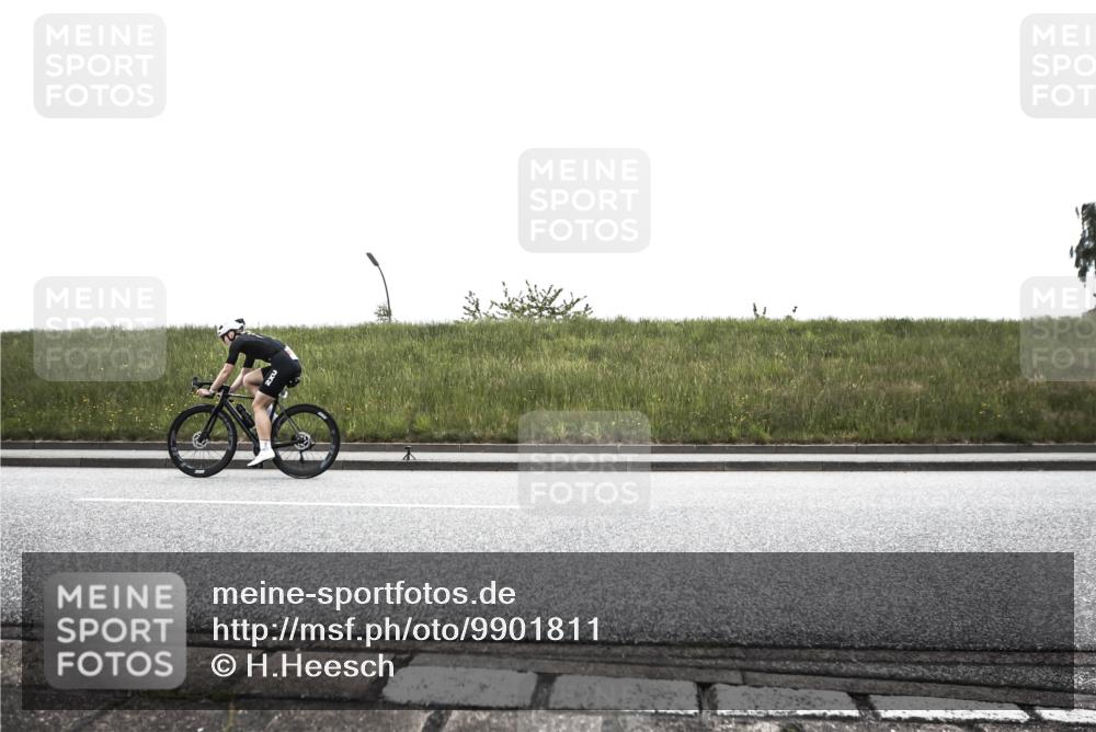 21.06.2026 - 29. Vierlanden-Triathlon H.Heesch http://msf.ph/oto/9901811 21.06.2026 09:34:41 Radfahren 242 meine-sportfotos.de