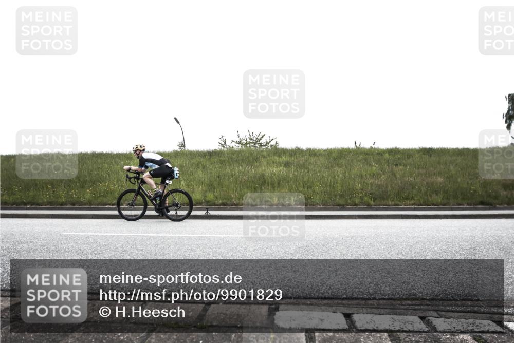 21.06.2026 - 29. Vierlanden-Triathlon H.Heesch http://msf.ph/oto/9901829 21.06.2026 09:35:20 Radfahren 190 meine-sportfotos.de