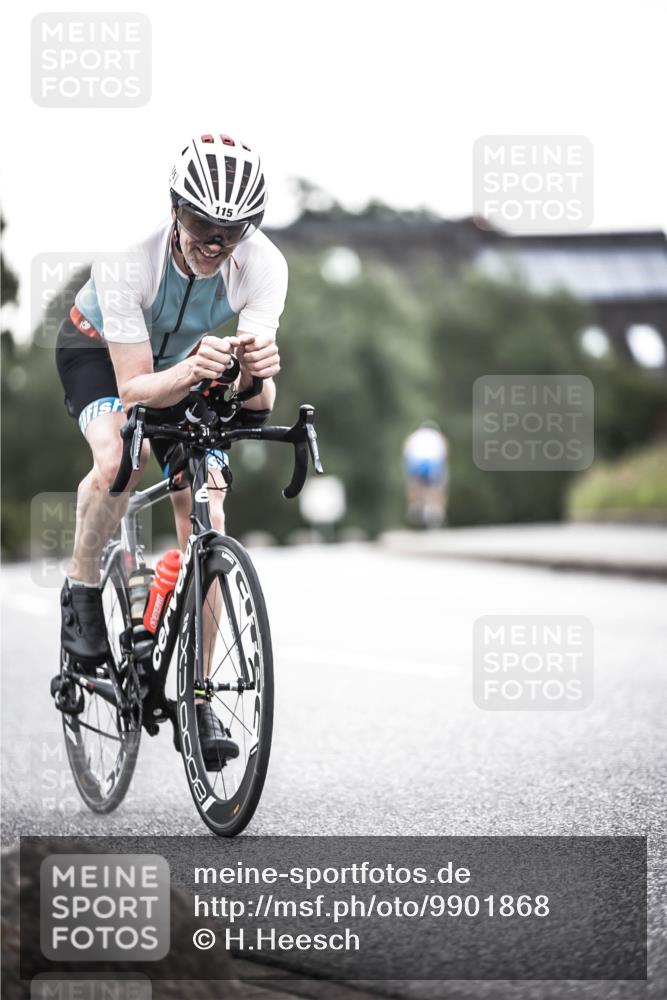 21.06.2026 - 29. Vierlanden-Triathlon H.Heesch http://msf.ph/oto/9901868 21.06.2026 09:40:50 Radfahren 36, 64, 115 meine-sportfotos.de