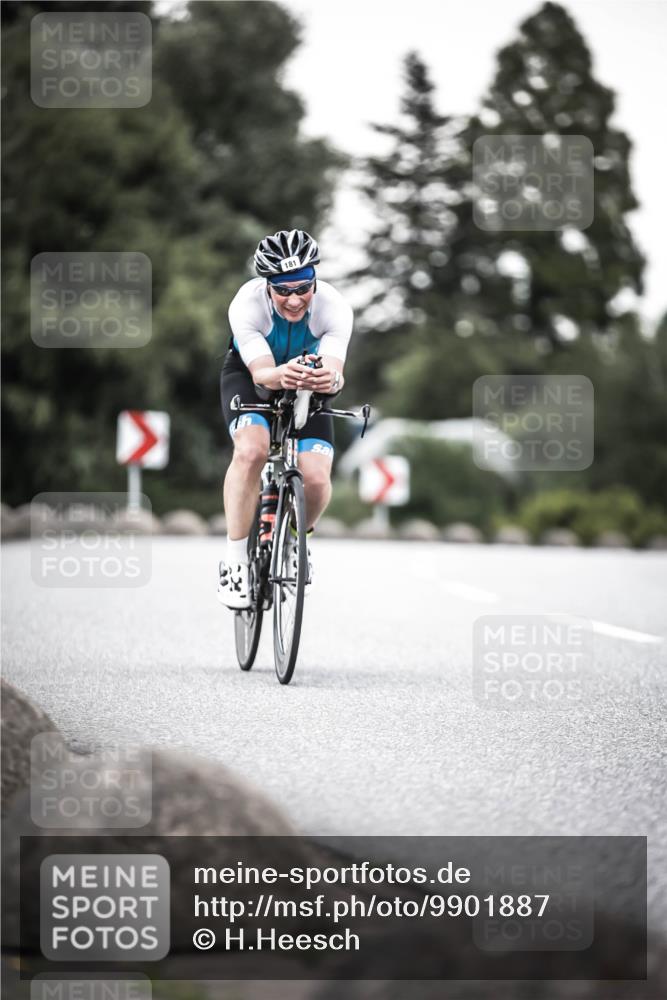 21.06.2026 - 29. Vierlanden-Triathlon H.Heesch http://msf.ph/oto/9901887 21.06.2026 10:12:27 Radfahren 181, 256 meine-sportfotos.de