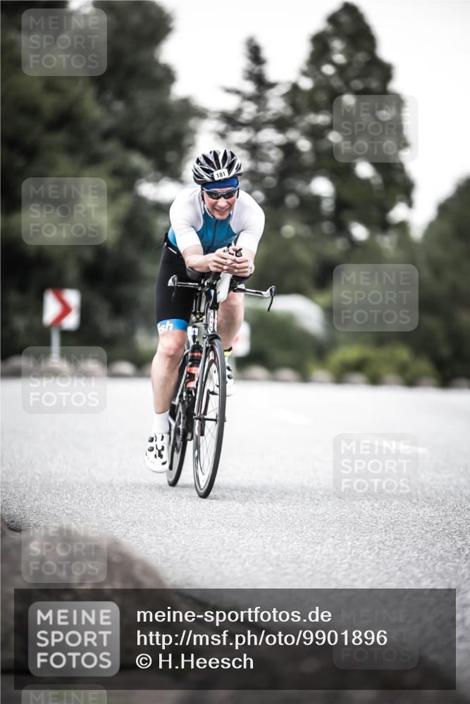 21.06.2026 - 29. Vierlanden-Triathlon H.Heesch http://msf.ph/oto/9901896 21.06.2026 10:12:28 Radfahren 181, 256 meine-sportfotos.de
