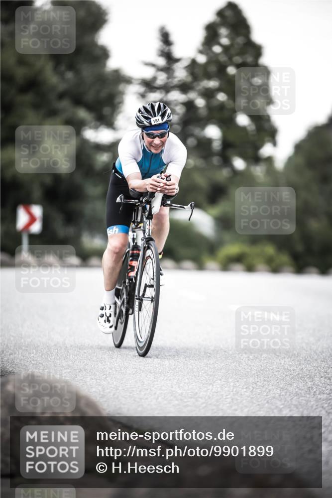 21.06.2026 - 29. Vierlanden-Triathlon H.Heesch http://msf.ph/oto/9901899 21.06.2026 10:12:28 Radfahren 181, 256 meine-sportfotos.de